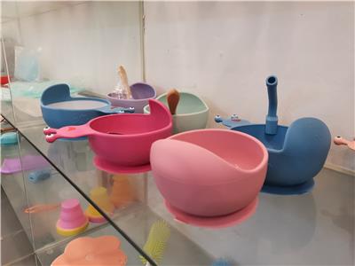 皮革制品行業(yè)動(dòng)態(tài)與市場(chǎng)解析 從熱點(diǎn)資訊到知識(shí)科普